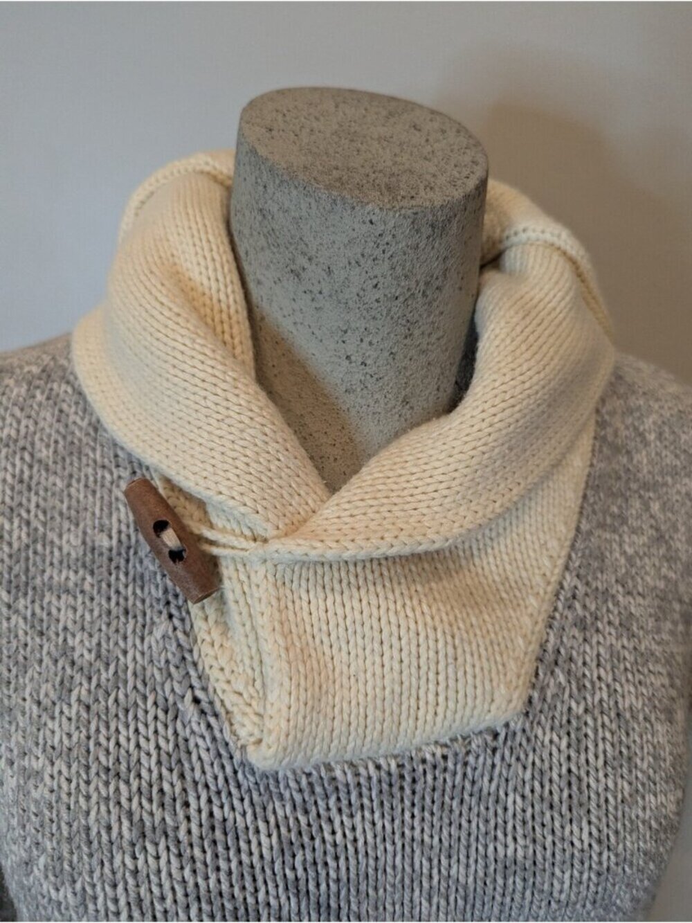 Sock Monkey Style Cowl Neck Sweater Gray & Ivory With Red Strip Cuffs Size Xs — image 4 of 7